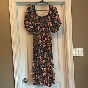 Old Navy dress ! Only worn once!